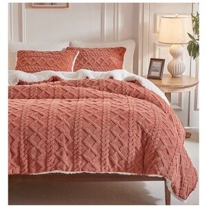 NWT Plush Cable-Knit Sherpa Comforter Set in Terracotta